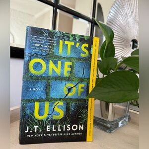 It’s One of Us - J.T. Ellison (paperback)